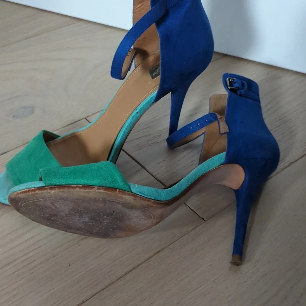 Color-blocked heels - Picture 3 of 4